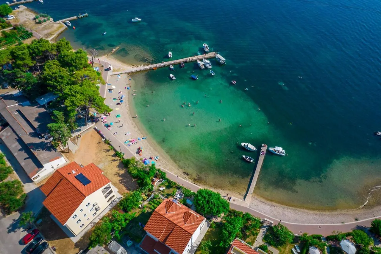 Villa Alba Apartments Banjol Croatia